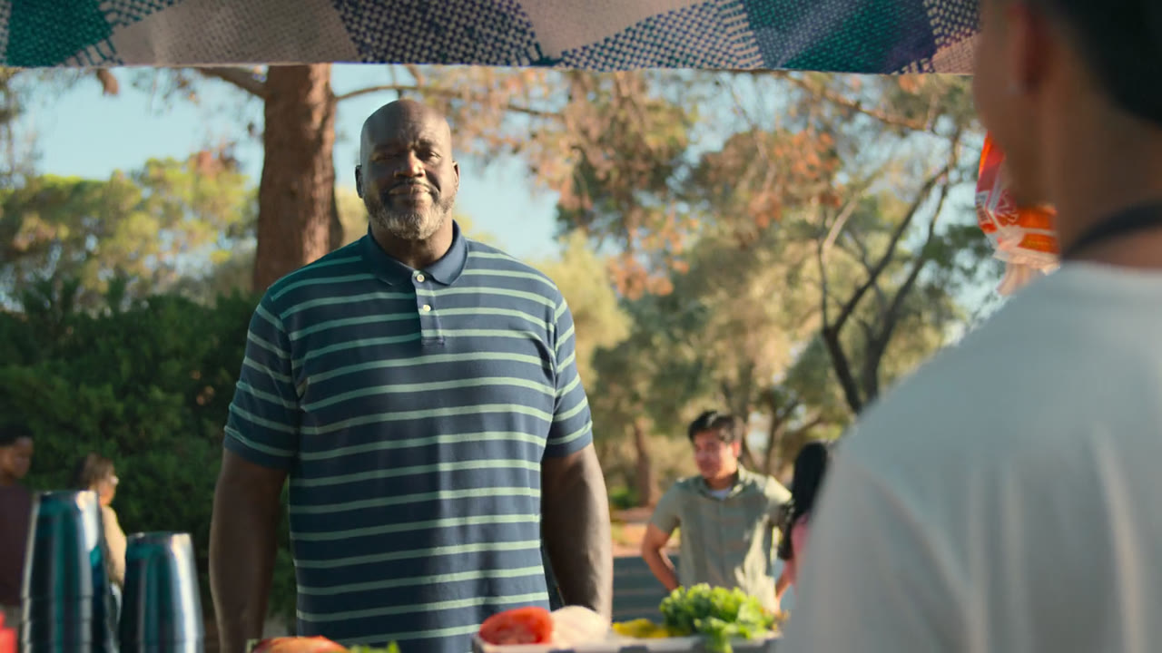 Osito & Shaq campaign frame